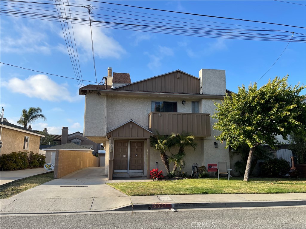 Investment opportunity, well maintain four unit apartment building located in between the prime Redondo Beach and Manhattan Beach. Total building size is approximately 5,186 Sq.Ft. on a 7,500 lot size. The front unit has 3 Bed+Den+2 Bath+ back yard and other three units have 2 Bed+ 1 Bath and
its own back yard. Separately metered for gas and electricity. There are three 2 car garages and one 1 car garage. Please do not disturb the tenants and Interior showing is accepted offer only. Seller is motivated.