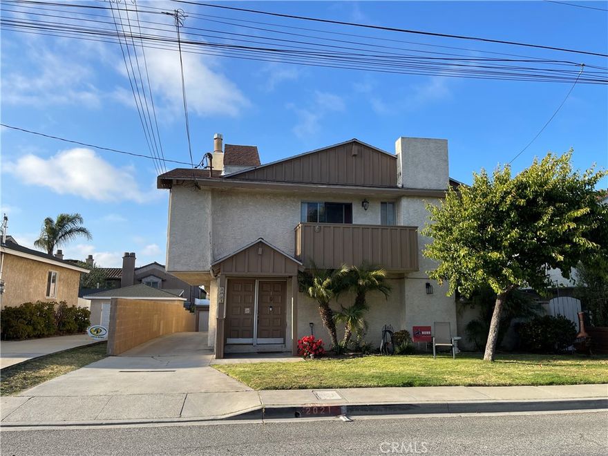 Investment opportunity, well maintain four unit apartment building located in between the prime Redondo Beach and Manhattan Beach. Total building size is approximately 5,186 Sq.Ft. on a 7,500 lot size. The front unit has 3 Bed+Den+2 Bath+ back yard and other three units have 2 Bed+ 1 Bath and
its own back yard. Separately metered for gas and electricity. There are three 2 car garages and one 1 car garage.  Please do not disturb the tenants and Interior showing is accepted offer only. Seller is motivated.