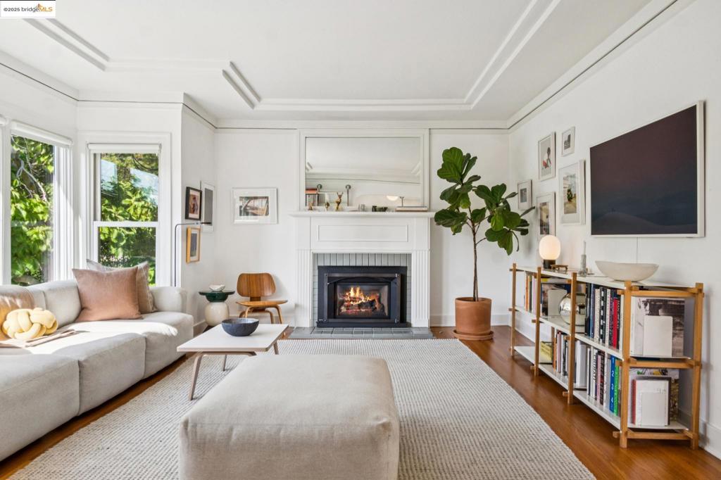 THOUSAND OAKS - Residential