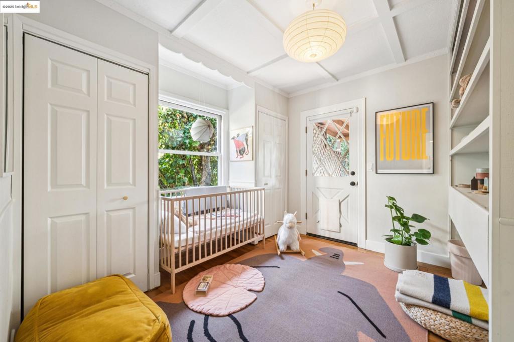 THOUSAND OAKS - Residential
