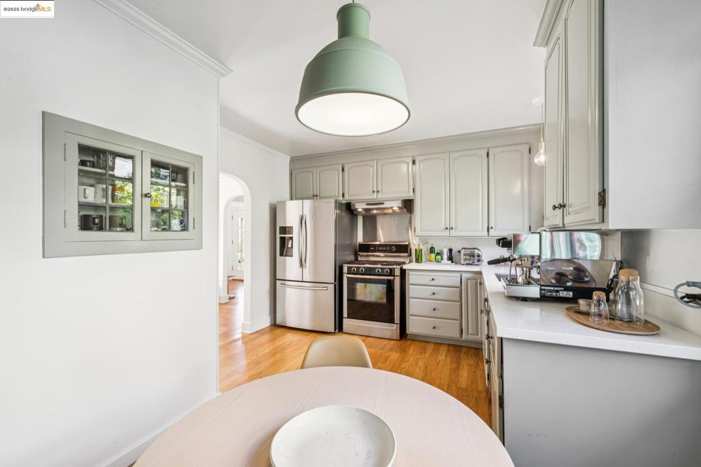 THOUSAND OAKS - Residential