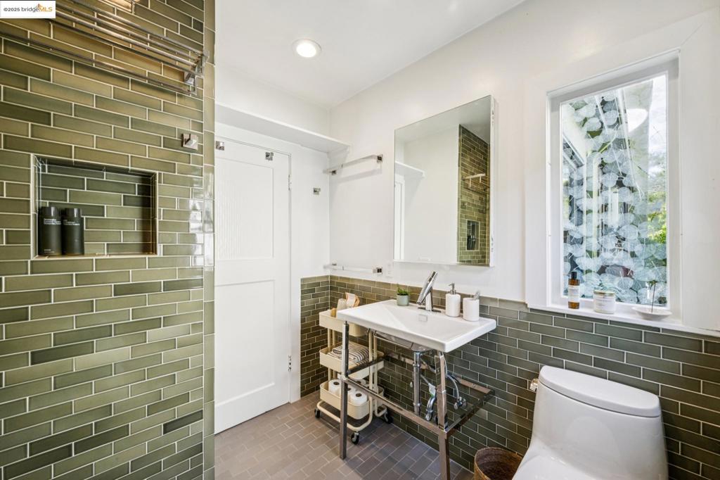 THOUSAND OAKS - Residential