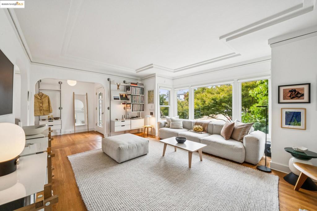 THOUSAND OAKS - Residential