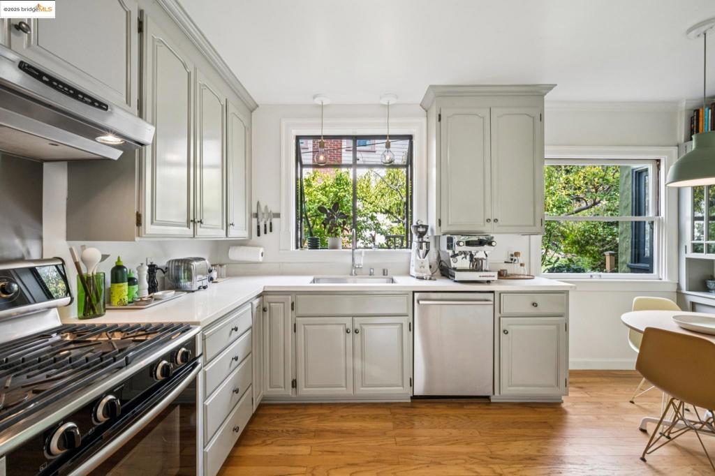 THOUSAND OAKS - Residential