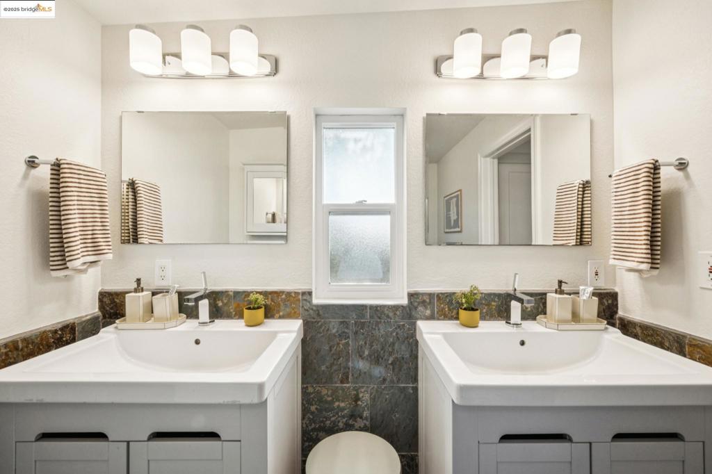THOUSAND OAKS - Residential