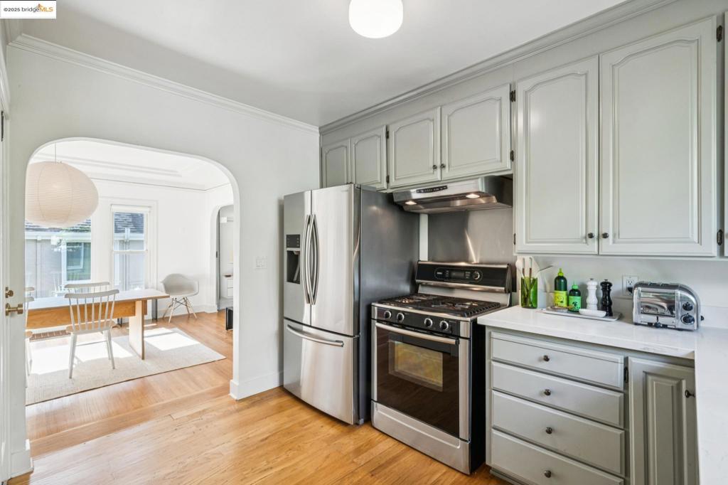 THOUSAND OAKS - Residential
