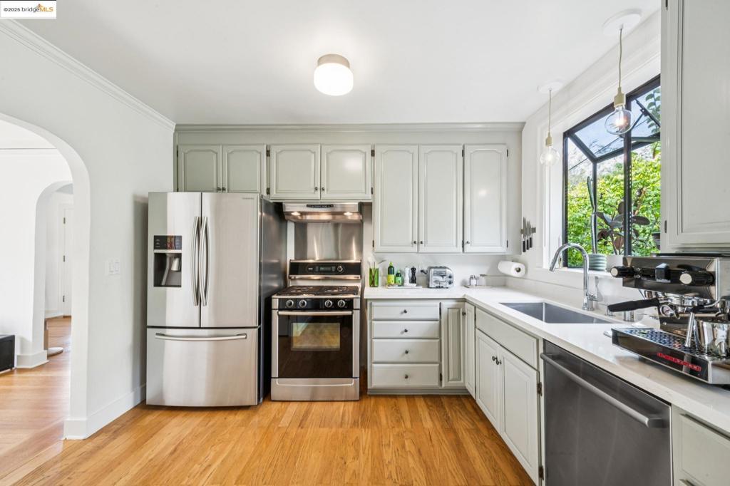 THOUSAND OAKS - Residential