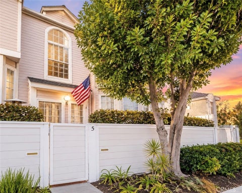 Photo of 1731 E 68th ST #5, Long Beach, CA 90805 (MLS # OC26203853)