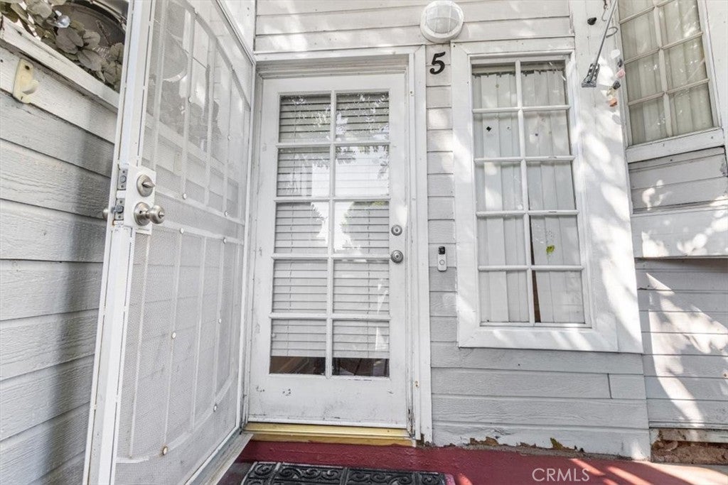 1731 E 68th 5