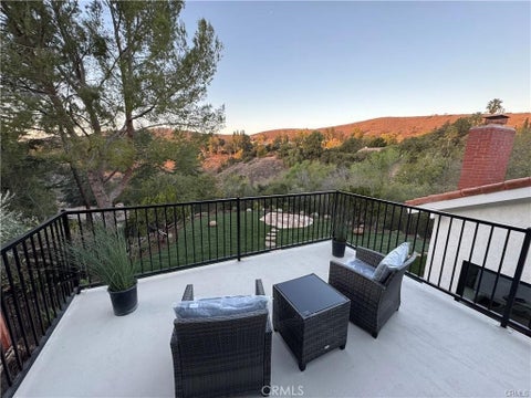 Photo of 1162 Calle Las Trancas, Thousand Oaks, CA 91360 (MLS # SR26192562)