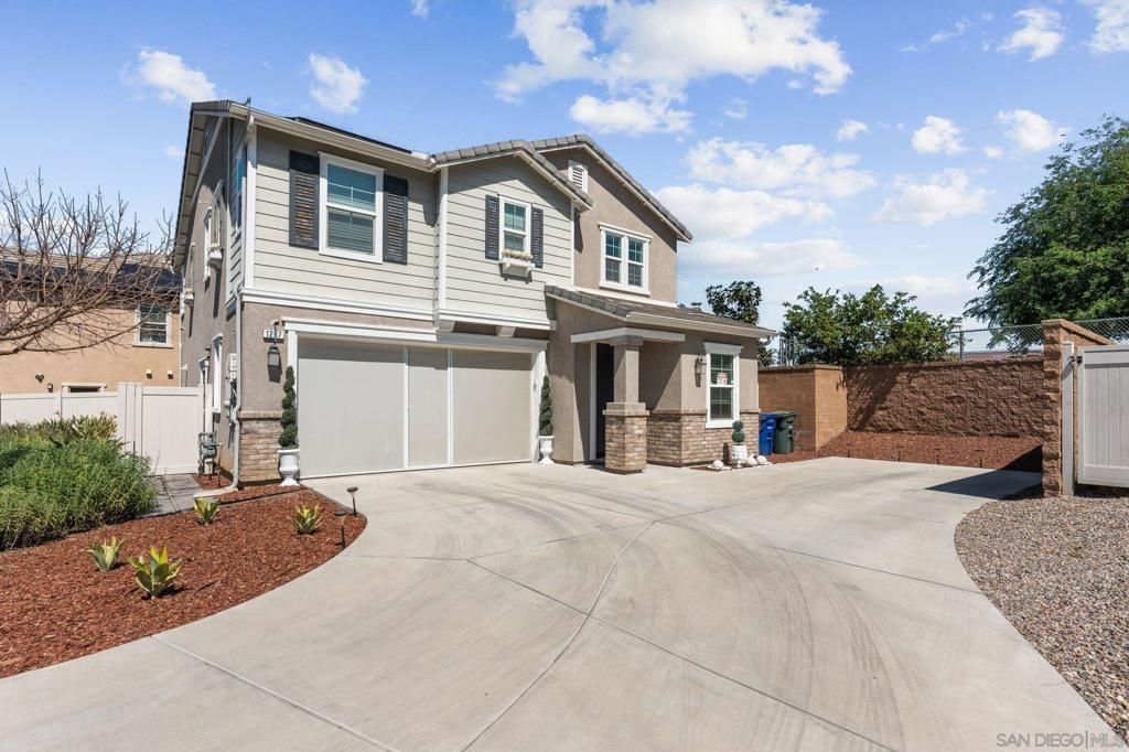 Photo of 1287 White Oak Court Ct, El Cajon, CA 92020 (MLS # 260006852SD)