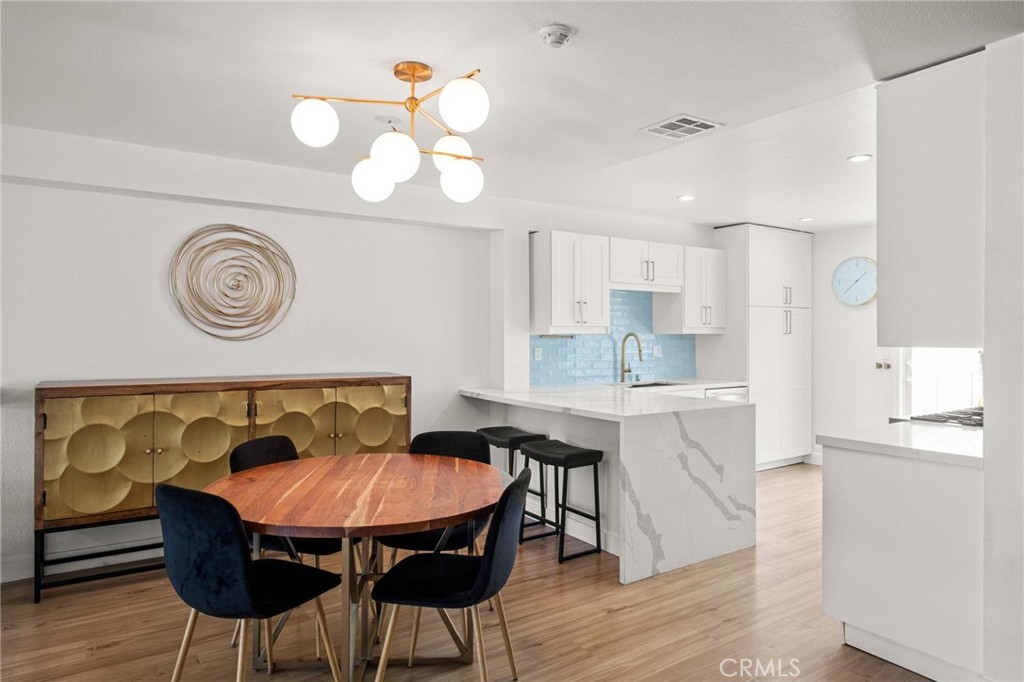 2310 Vanderbilt Lane 4