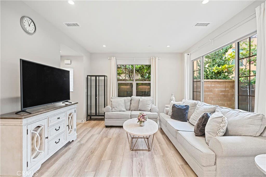 Photo of 135 Messenger, Irvine, CA 92618 (MLS # OC26135441)