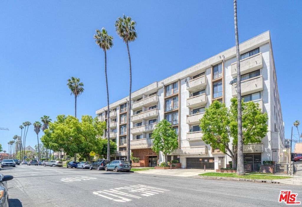 Light filled urban retreat on the serene Hancock Park and bustling Koreatown border! Discover this updated 1BD/1BA condo tucked away from street noise yet steps from dining, shopping, and the Metro. Bright open floor plan with hardwood laminate floors, quartz kitchen, and sleek cabinetry. Spacious bedroom, updated bath, and generous closets. Community pool, elevator, assigned parking + guest parking. Turnkey and move-in ready live city life in style! Situated in a highly sought-after location, this home borders Hancock Park and Koreatown, just moments from Larchmont Village and centrally located from Downtown LA, Griffith Park, Hollywood and Beverly Hills with easy access to shopping, dining, and museums.