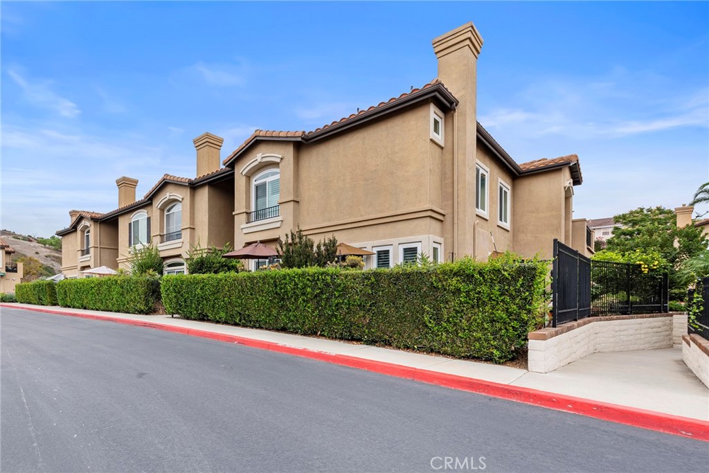 66 Vellisimo Drive