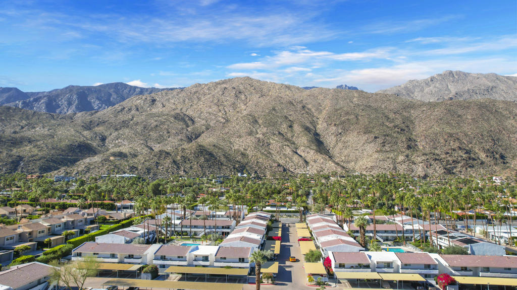 Palm Canyon Mobile C - Manufactured In Park