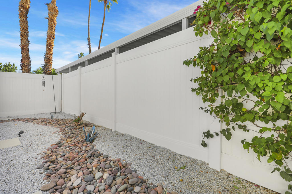 Palm Canyon Mobile C - Manufactured In Park