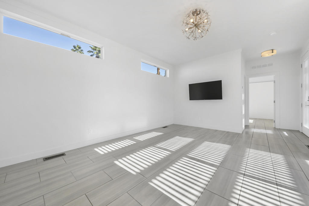 Palm Canyon Mobile C - Manufactured In Park