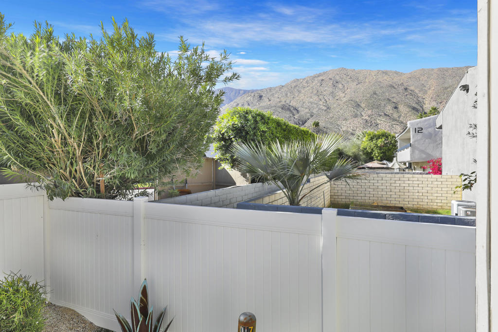 Palm Canyon Mobile C - Manufactured In Park