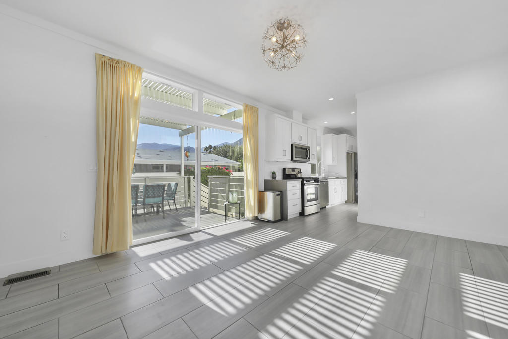 Palm Canyon Mobile C - Manufactured In Park