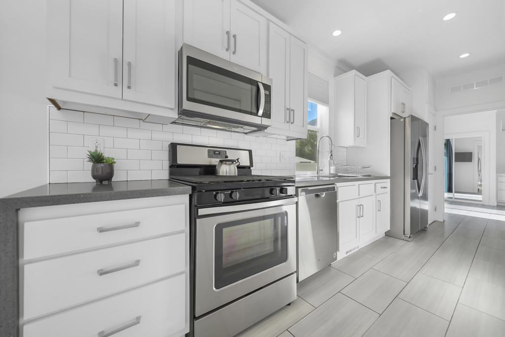 Palm Canyon Mobile C - Manufactured In Park