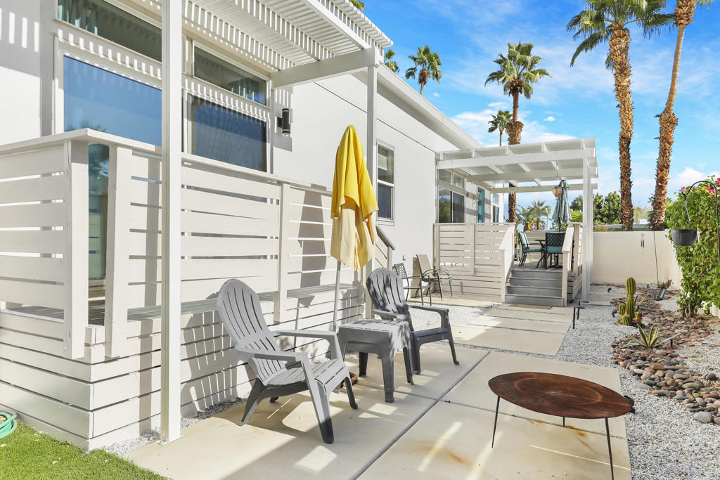 Palm Canyon Mobile C - Manufactured In Park