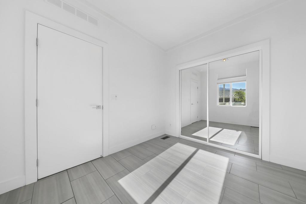 Palm Canyon Mobile C - Manufactured In Park