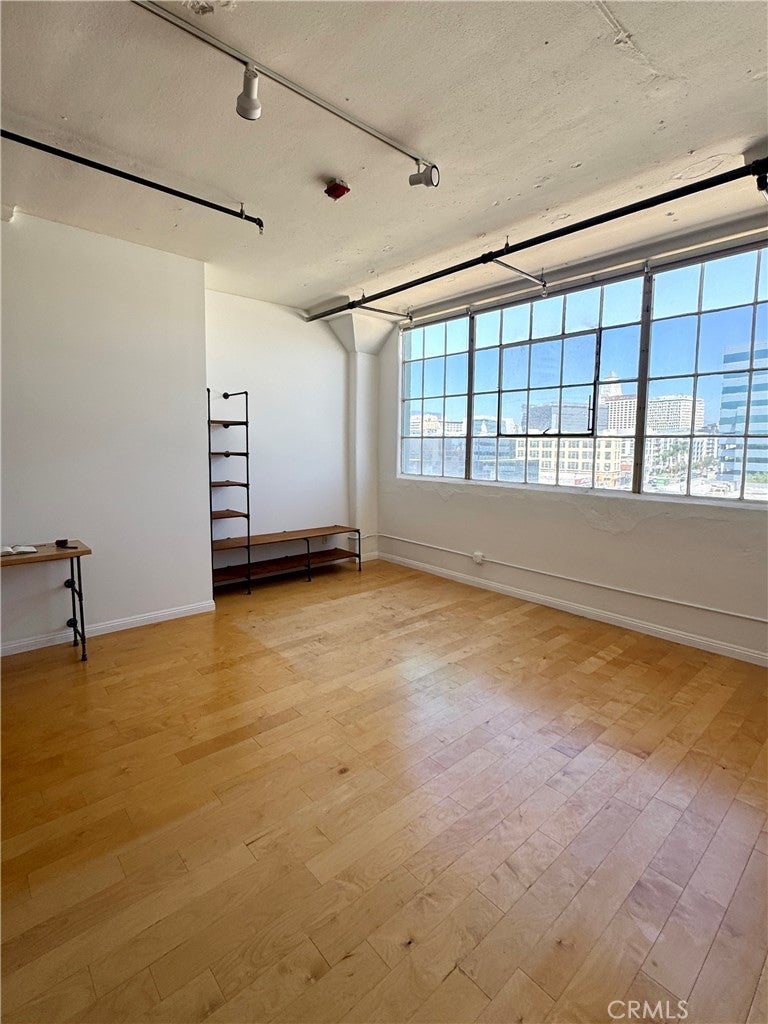420 S San Pedro Street 405