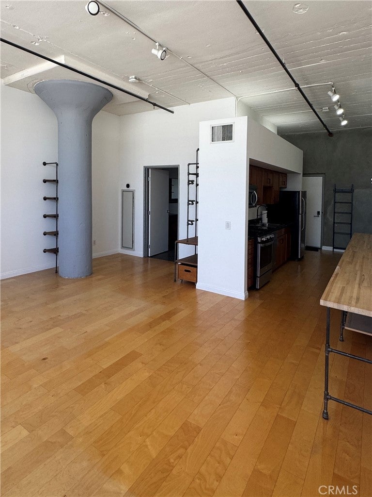 420 S San Pedro Street