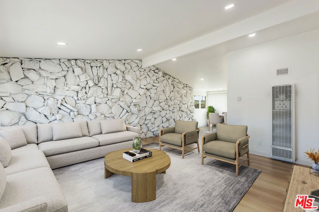 Photo of 424 Markton Street, Los Angeles, CA 90061 (MLS # 25614469)