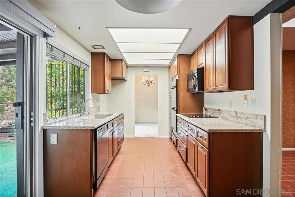 5484 Coral Reef Ave