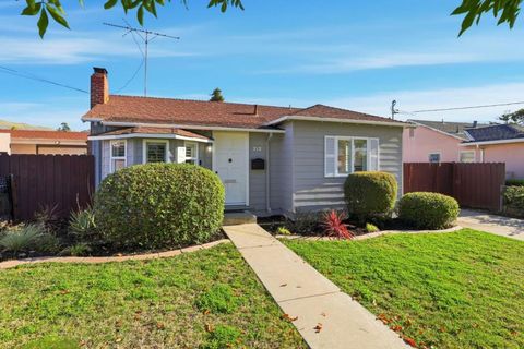 Photo of 212 S Cragmont Avenue, San Jose, CA 95127 (MLS # ML82034119)