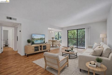 Photo of 490 N Civic Dr Dr #409, Walnut Creek, CA 94596 (MLS # 41127857)