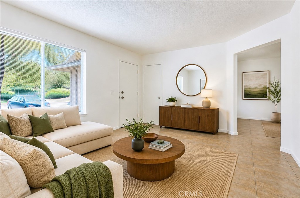 5128 Lakewood Drive