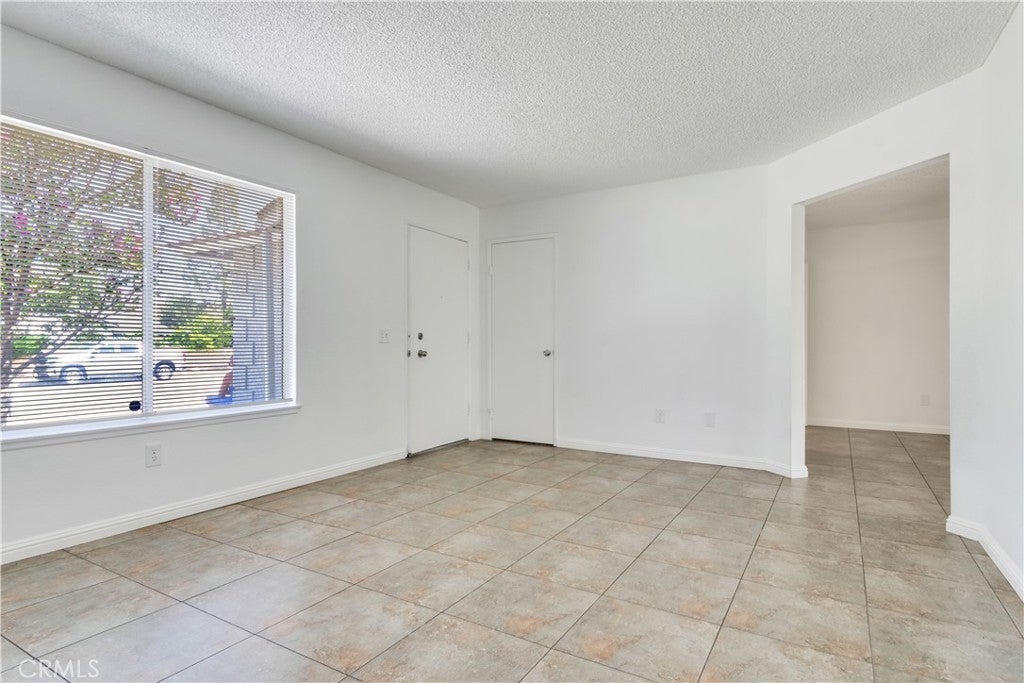 5128 Lakewood Drive