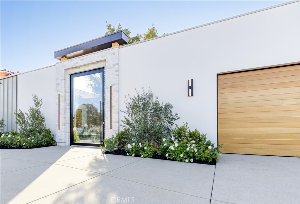 1717 Irvine Avenue