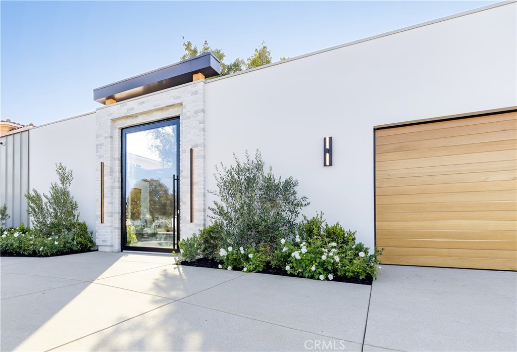 1717 Irvine Avenue