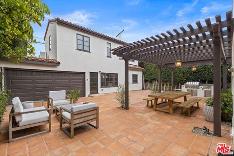 Photo of 1062 1/2 S Alfred Street, Los Angeles, CA 90035 (MLS # 25629873)