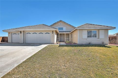 Photo of 15151 Desert Oak Cir, Victorville, CA 92394 (MLS # IG26019868)