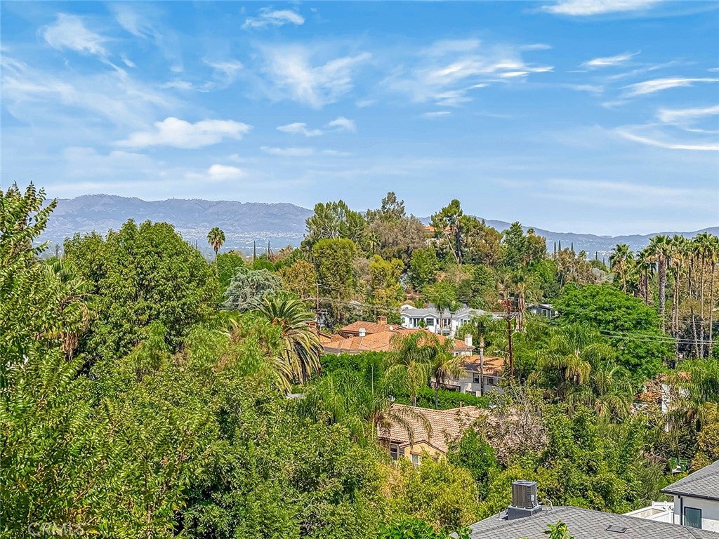 5015 Casa Dr.