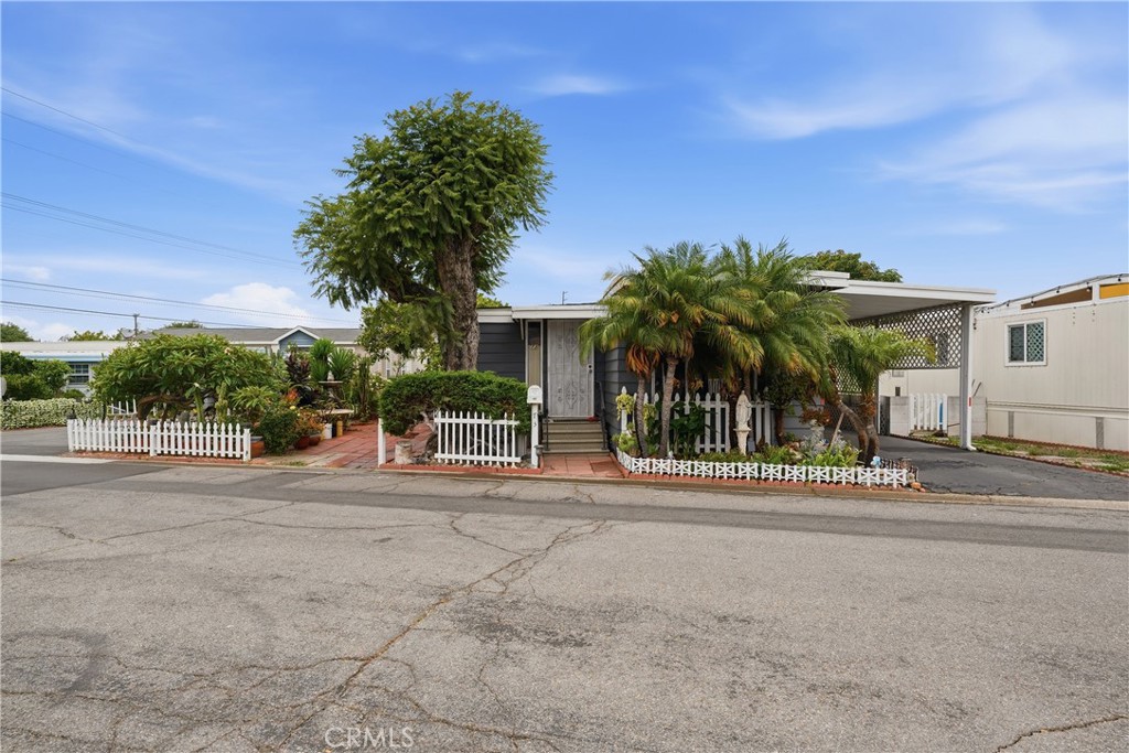 14352 Beach 73