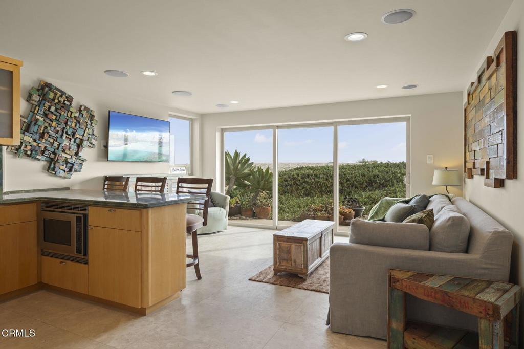 Oxnard, California, 93035, United States, 4 Bedrooms Bedrooms, ,3 BathroomsBathrooms,Residential,Active,2016399