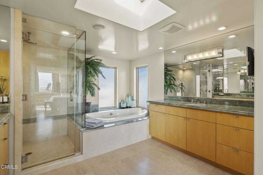 Oxnard, California, 93035, United States, 4 Bedrooms Bedrooms, ,3 BathroomsBathrooms,Residential,Active,2016399
