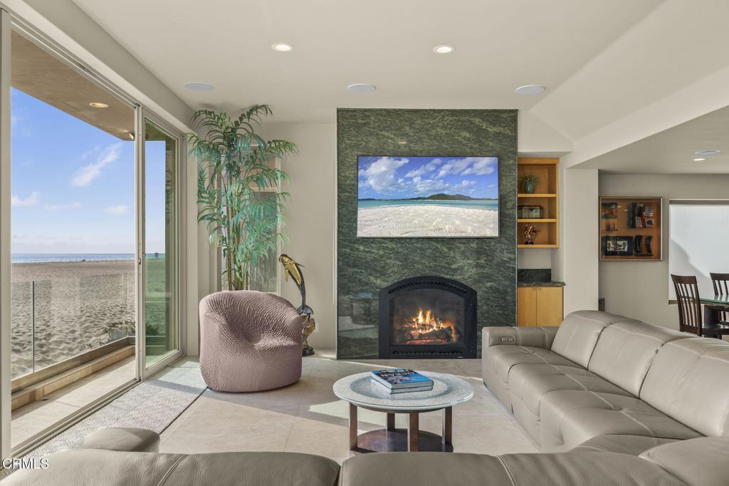 Oxnard, California, 93035, United States, 4 Bedrooms Bedrooms, ,3 BathroomsBathrooms,Residential,Active,2016399