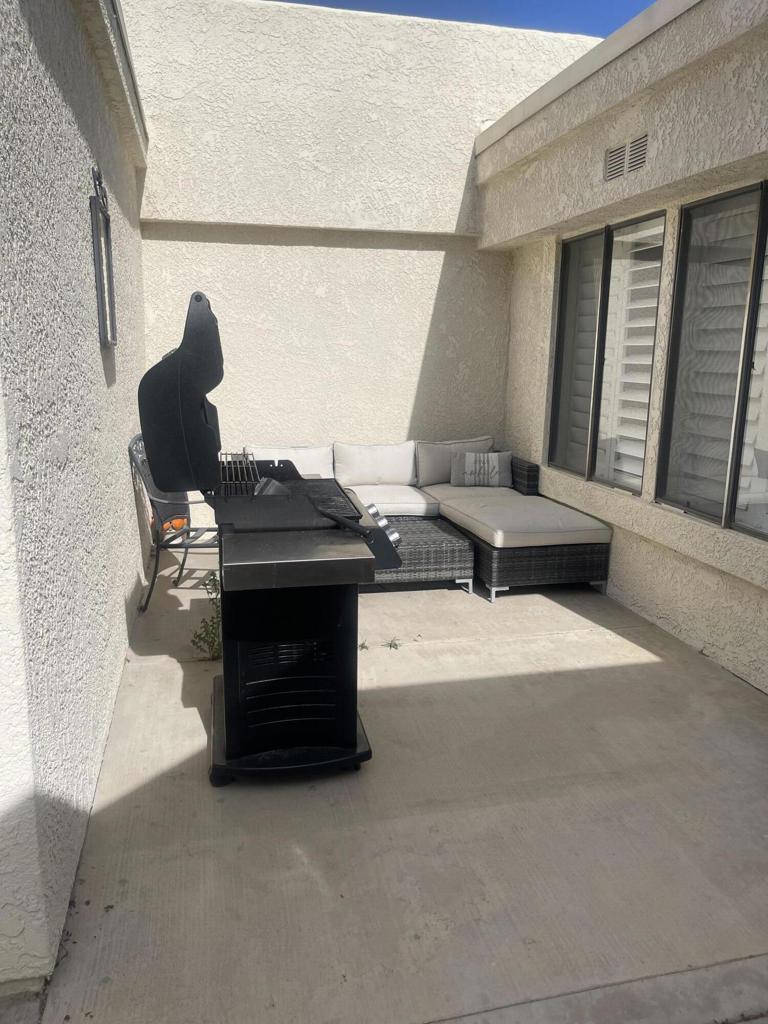 77601 Los Arboles Drive