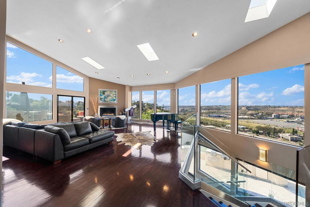 5392 Wilshire Drive