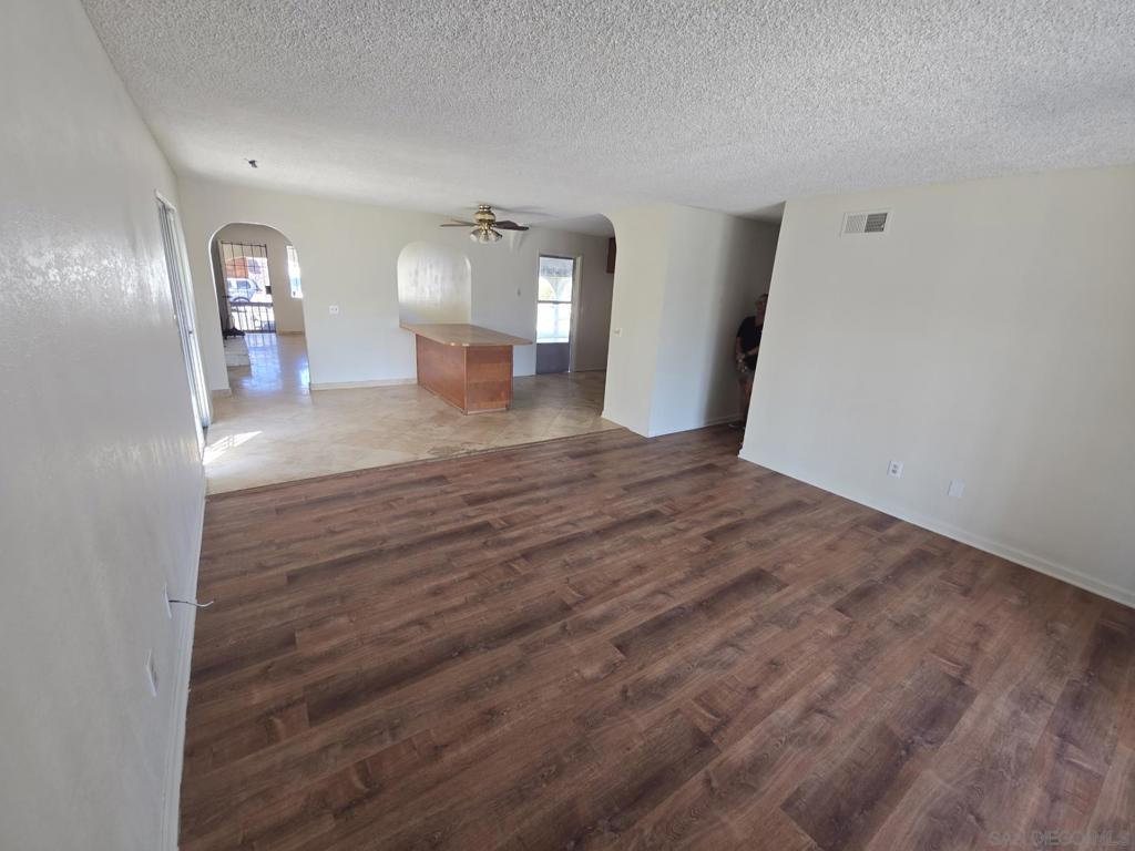 835 Worthington