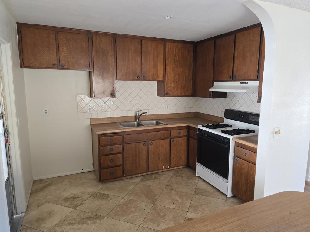 835 Worthington