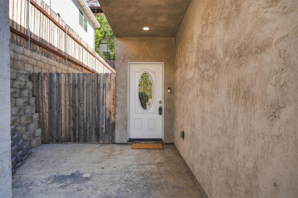 1621 Paraiso Ave