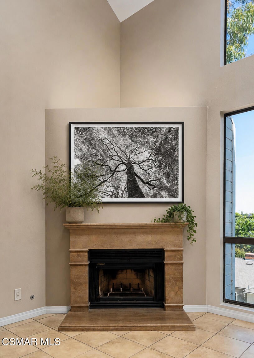 13331 Moorpark Street 328
